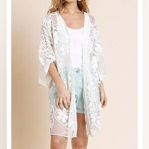 Cleo Delicate White Lace Cover-Up - size s/m